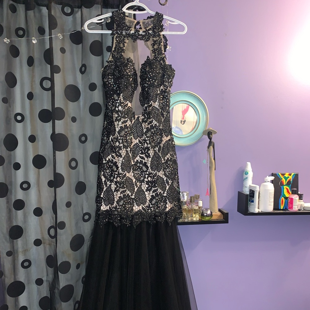 Mermaid style dress, Sherri Hill original x black beige